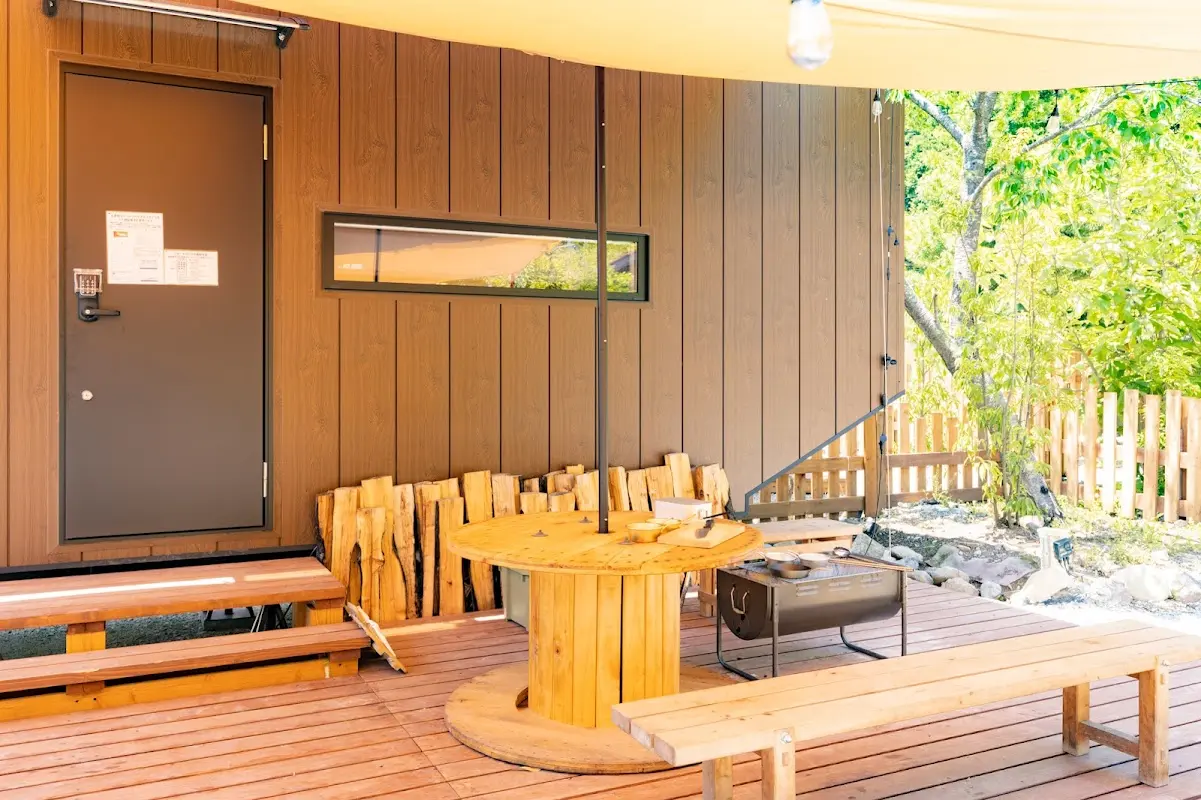 【１日３組限定】camp base kadojin バレルサウナとプロジェクターのグランピング