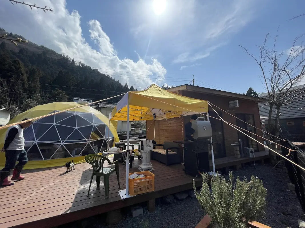 くつきグランピング犬の駅